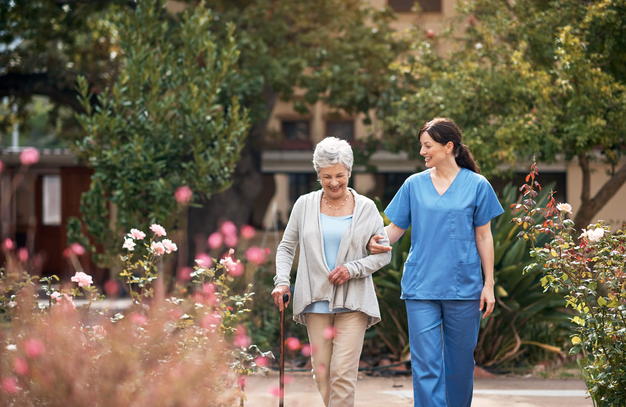 Basic Guide to Choosing Between Home and a Nursing Facility for Seniors